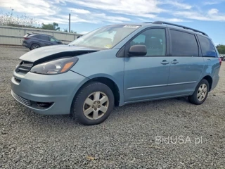 TOYOTA SIENNA LE 8 PASSENGER