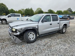 DODGE DAKOTA QUAD SLT