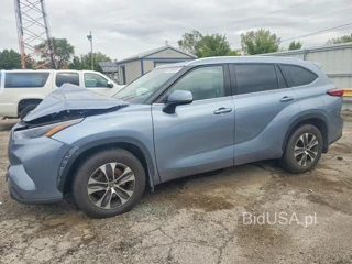 TOYOTA HIGHLANDER XLE