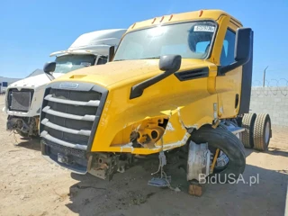 FREIGHTLINER CASCADIA 126