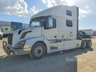 VOLVO VNL