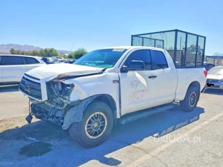 TOYOTA TUNDRA DOUBLE CAB SR5