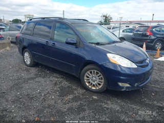 TOYOTA TOYOTA SIENNA XLE