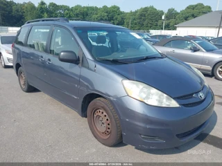 TOYOTA TOYOTA SIENNA CE