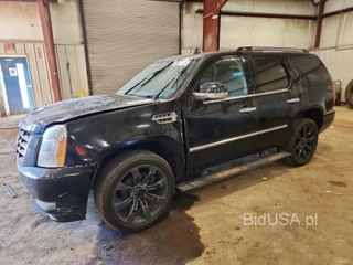 CADILLAC ESCALADE LUXURY