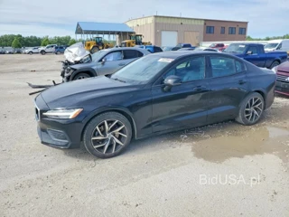 VOLVO S60 T5 MOMENTUM
