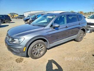 VOLKSWAGEN TIGUAN SE