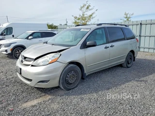TOYOTA SIENNA CE