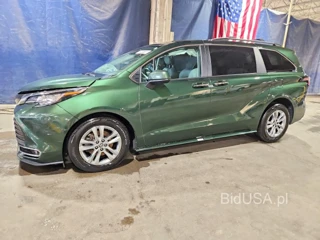 TOYOTA SIENNA XLE