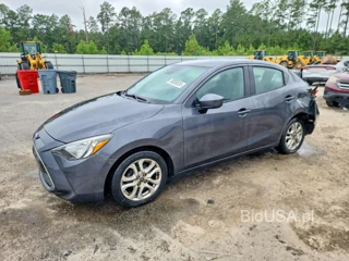 TOYOTA YARIS IA BASE