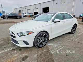 MERCEDES-BENZ A 220