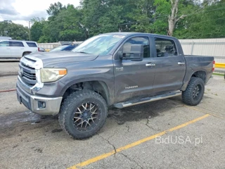 TOYOTA TUNDRA CREWMAX SR5