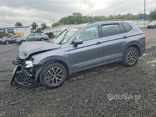 VOLKSWAGEN TIGUAN SE