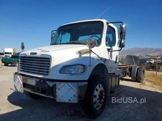 FREIGHTLINER M2