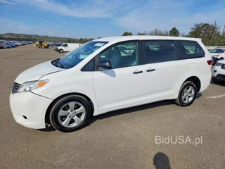TOYOTA SIENNA L 7-PASSENGER