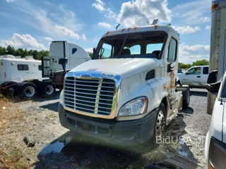 FREIGHTLINER CASCADIA 113