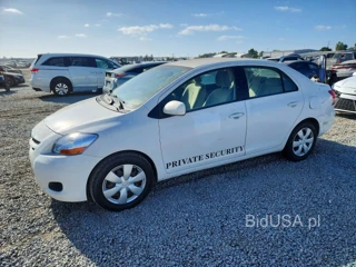 TOYOTA YARIS BASE