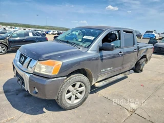 NISSAN TITAN SV