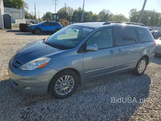 TOYOTA SIENNA XLE