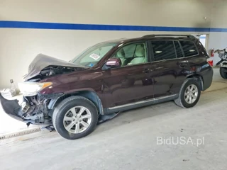TOYOTA HIGHLANDER BASE