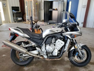 YAMAHA FZS10