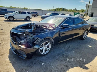 VOLVO S90 T5 MOMENTUM