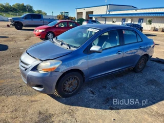 TOYOTA YARIS BASE