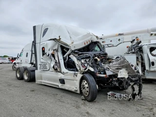 FREIGHTLINER CASCADIA 126