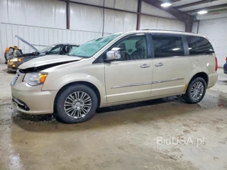 CHRYSLER TOWN & COUNTRY TOURING L