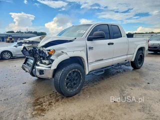 TOYOTA TUNDRA SR5