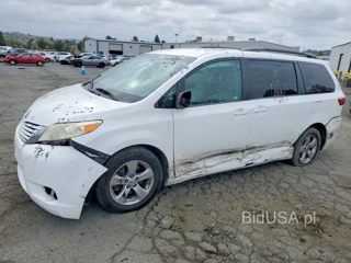 TOYOTA SIENNA LE