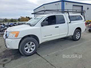 NISSAN TITAN SV