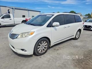 TOYOTA SIENNA LIMITED 7-PASSENGER