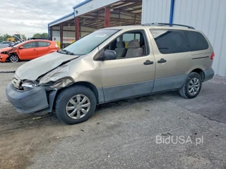 TOYOTA SIENNA LE