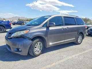 TOYOTA SIENNA XLE 8-PASSENGER