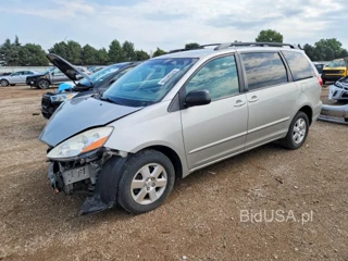 TOYOTA SIENNA LE 7-PASSENGER