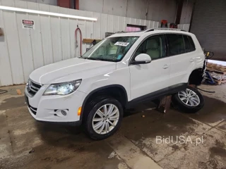 VOLKSWAGEN TIGUAN SE
