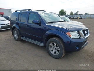 NISSAN NISSAN PATHFINDER SE