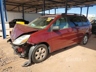 TOYOTA SIENNA LE 8-PASSENGER