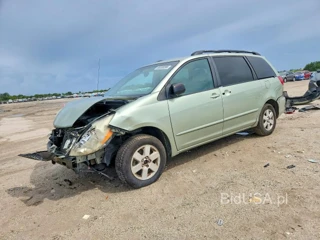 TOYOTA SIENNA LE 7-PASSENGER