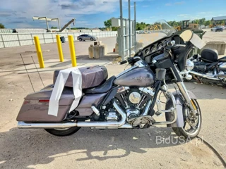 HARLEY-DAVIDSON FLHX STREET GLIDE