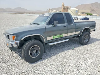 TOYOTA PICKUP DELUXE V6