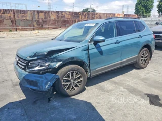 VOLKSWAGEN TIGUAN SE