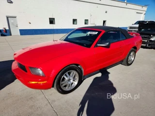 FORD MUSTANG