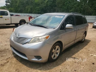 TOYOTA SIENNA LE