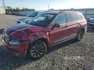 VOLKSWAGEN TIGUAN SE
