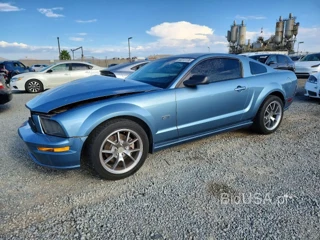 FORD MUSTANG GT