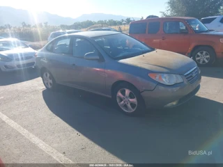 HYUNDAI HYUNDAI ELANTRA SE