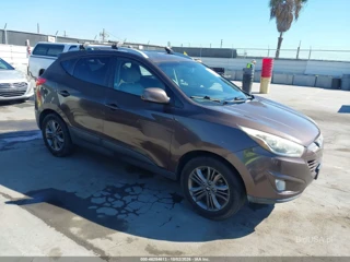 HYUNDAI HYUNDAI TUCSON SE