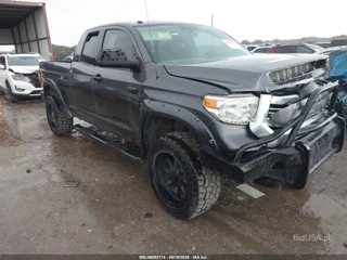 TOYOTA TOYOTA TUNDRA SR5 5.7L V8